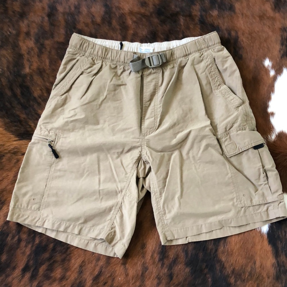 Men’s Columbia Cargo Shorts Size Medium